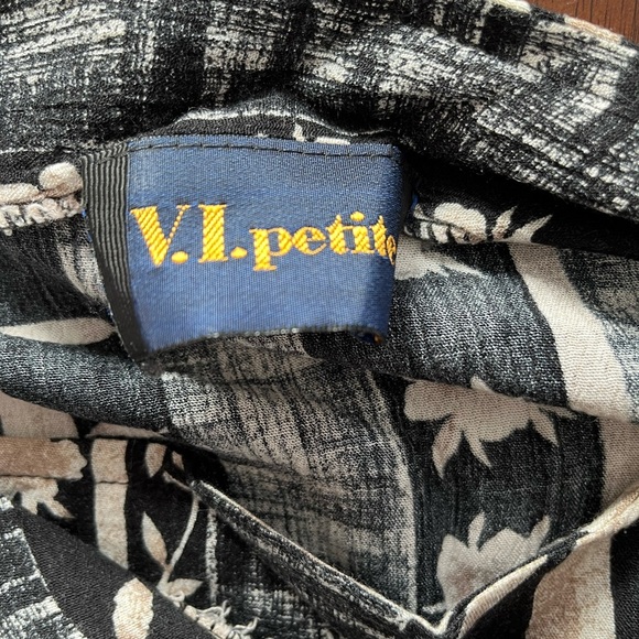 VI petite Floral Pocket skirt Black and cream size small - Picture 5 of 6